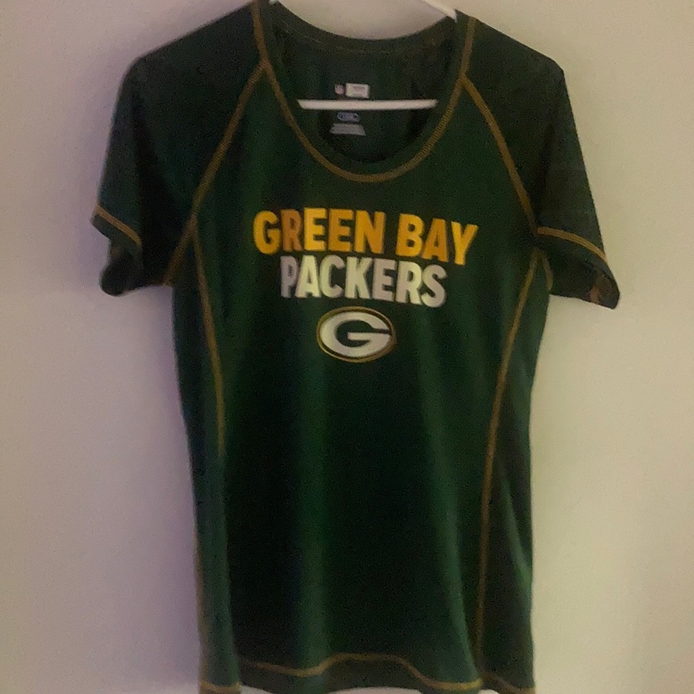Women’s Green Bay Packers shirt size large
